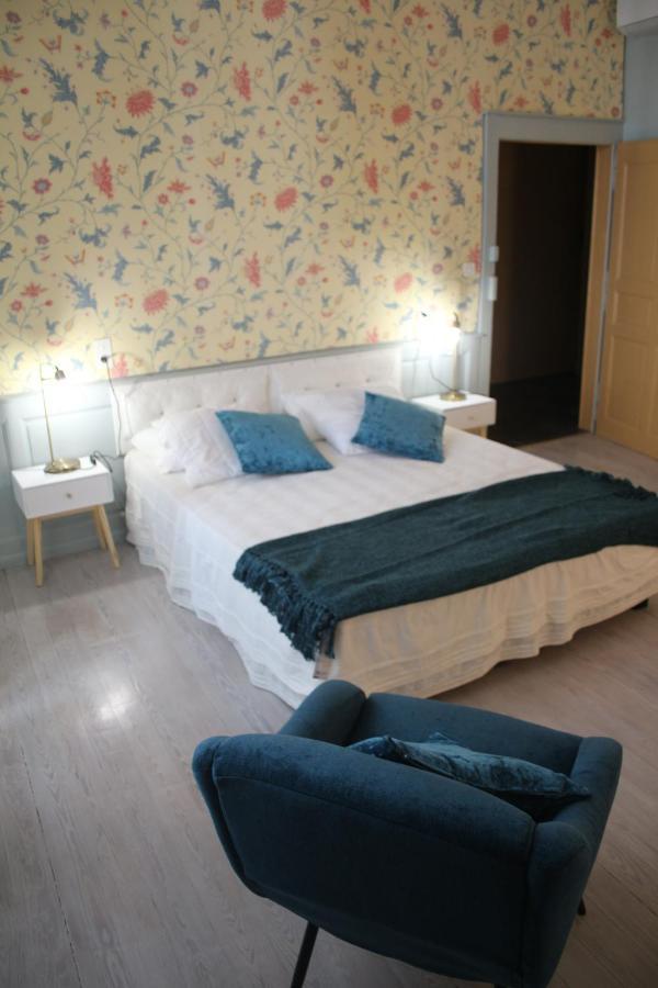 Le Patio Otel Grignan Oda fotoğraf