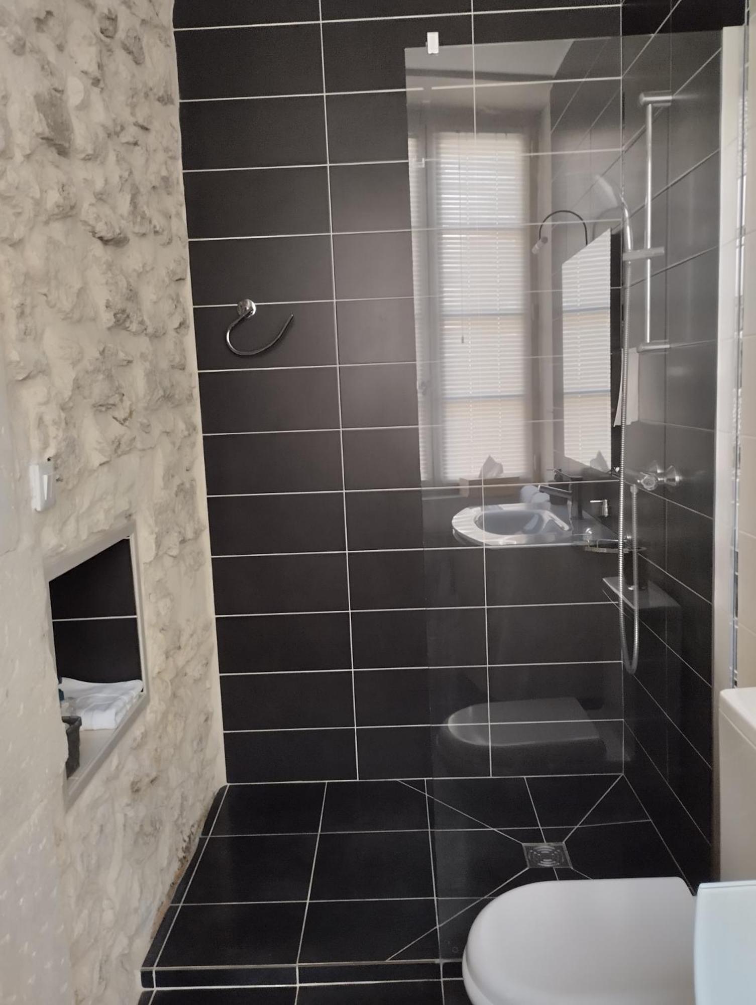 Le Patio Otel Grignan Dış mekan fotoğraf
