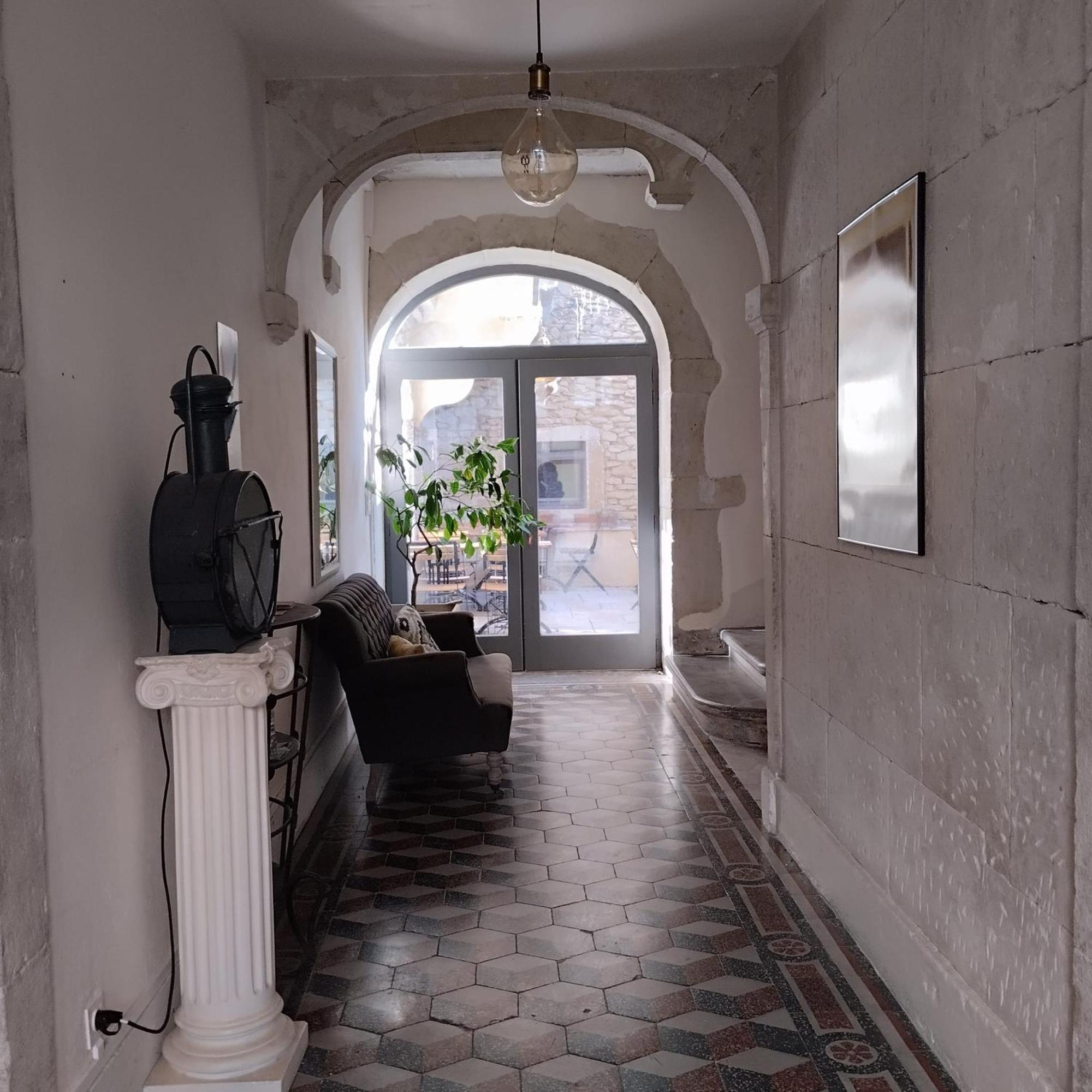Le Patio Otel Grignan Dış mekan fotoğraf